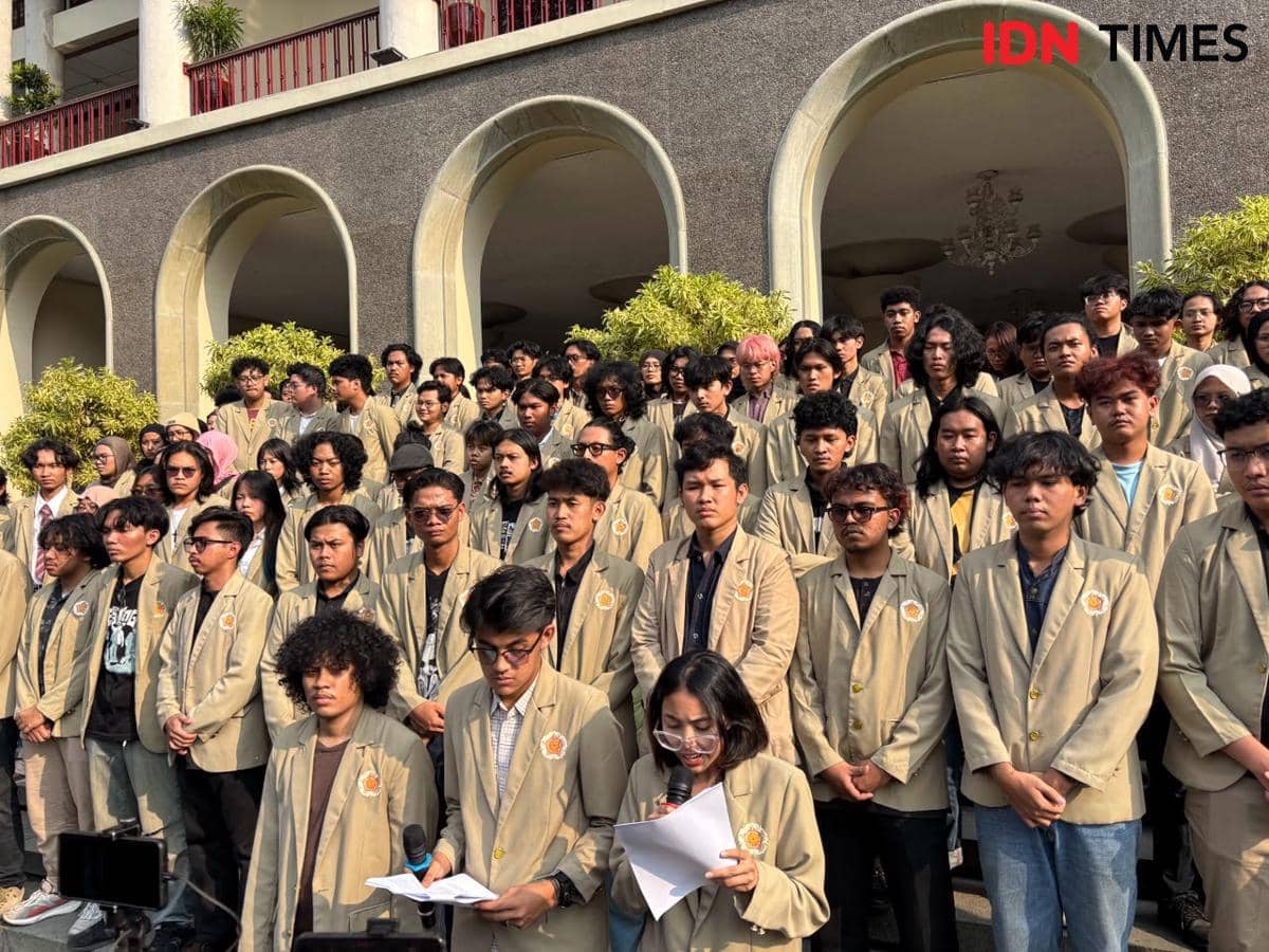  Konferensi Pers Mahasiswa UGM, di Balairung UGM, Rabu (17/6/2026). (IDN Times/Herlambang Jati Kusumo)