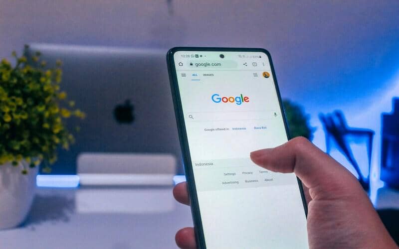 ilustrasi pembaruan Google Chrome di iPhone
