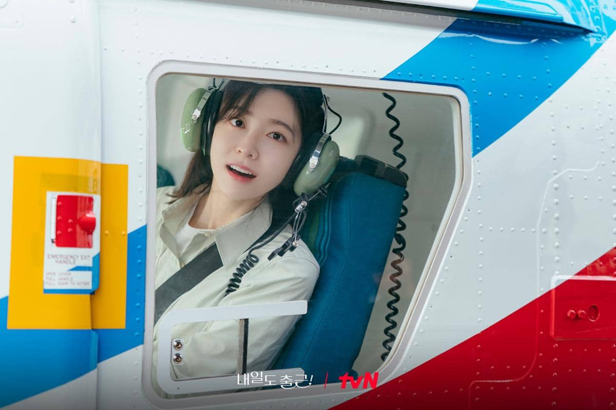 Still cut Park Ji Hyun di See You At Work Tomorrow!