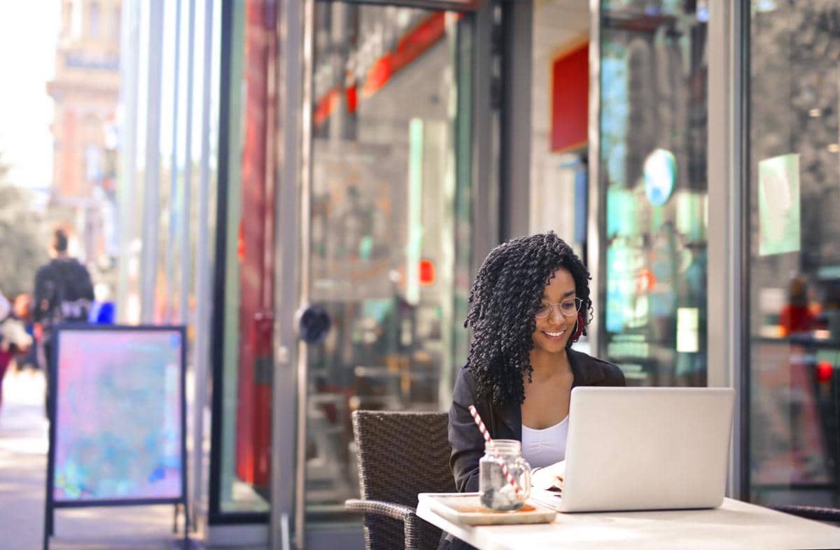 5 Etika Work From Cafe Perlu Diketahui agar Tetap Nyaman Bersama