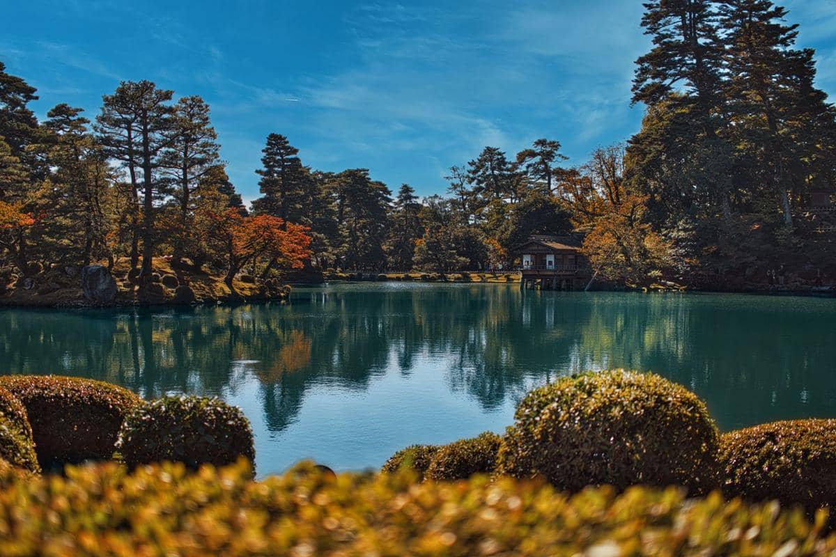 ilustrasi Kenrokuen Garden