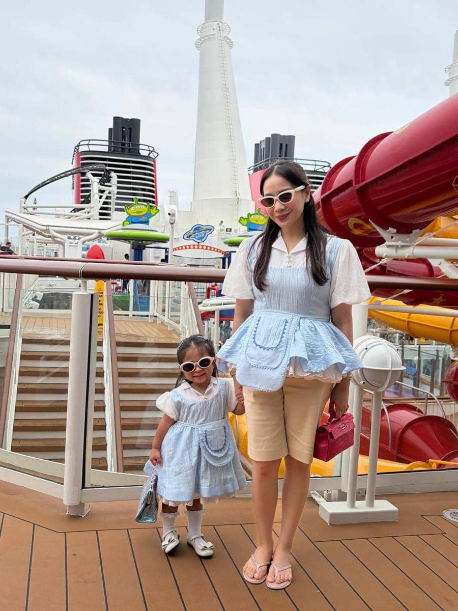 Nagita Slavina dan anak-anak liburan di Disney Cruise (instagram.com/raffinagita1717)