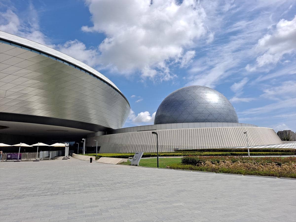 Desain museum terinspirasi dari konsep pergerakan benda-benda langit.