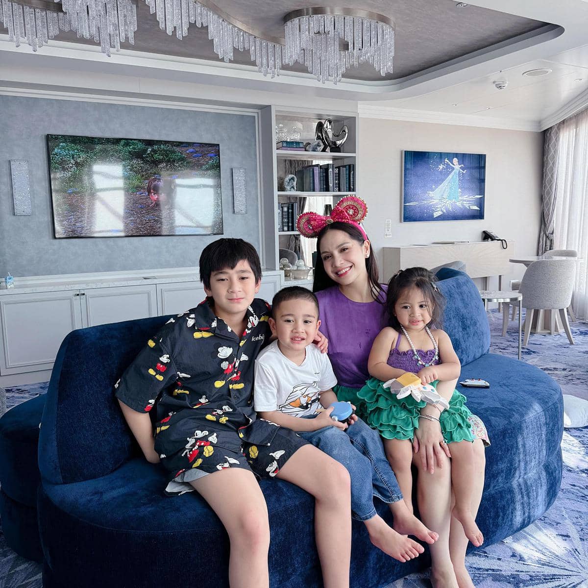 Nagita Slavina dan anak-anak liburan di Disney Cruise (instagram.com/raffinagita1717)