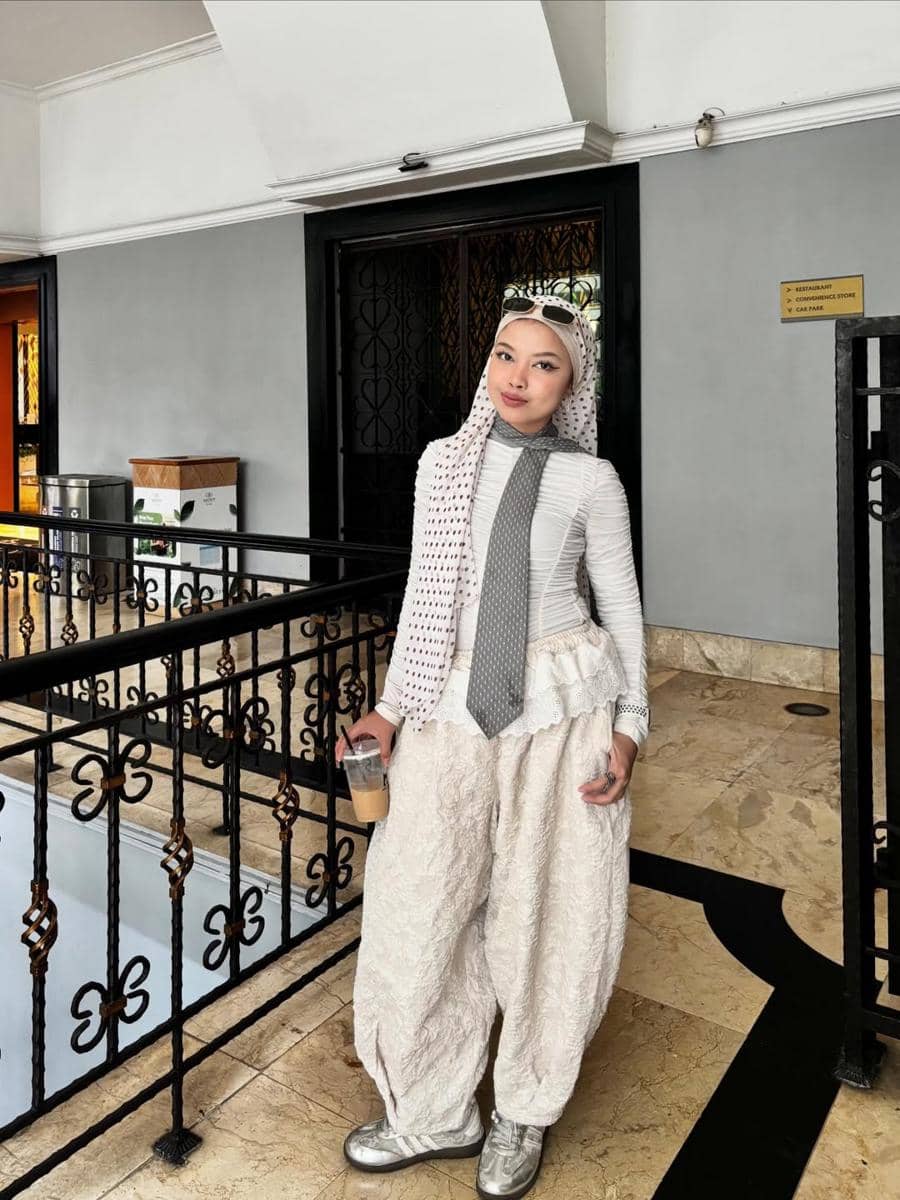 OOTD Pakai Sneakers ala Rifa Dahabiyyah