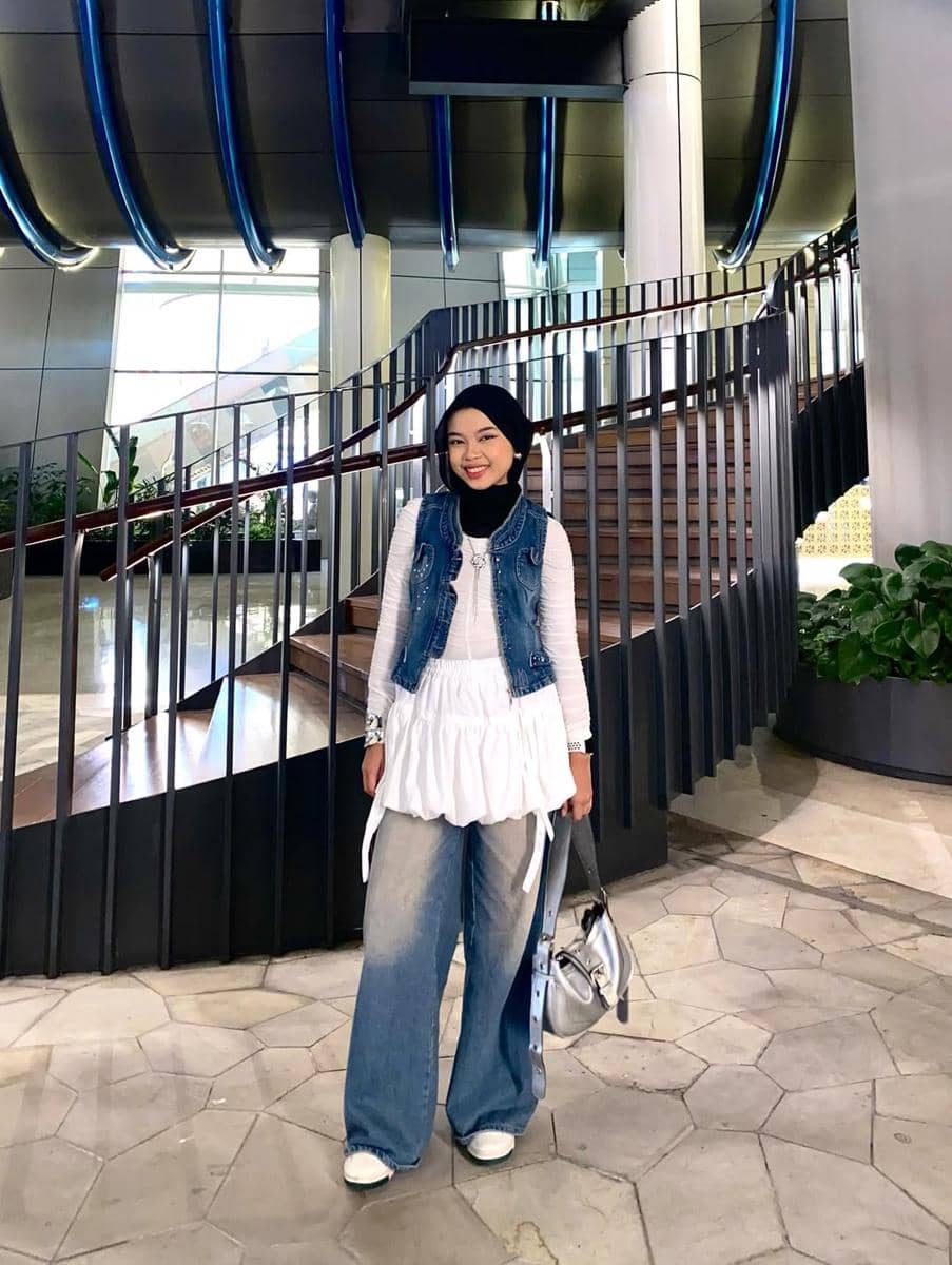 OOTD Pakai Sneakers ala Rifa Dahabiyyah