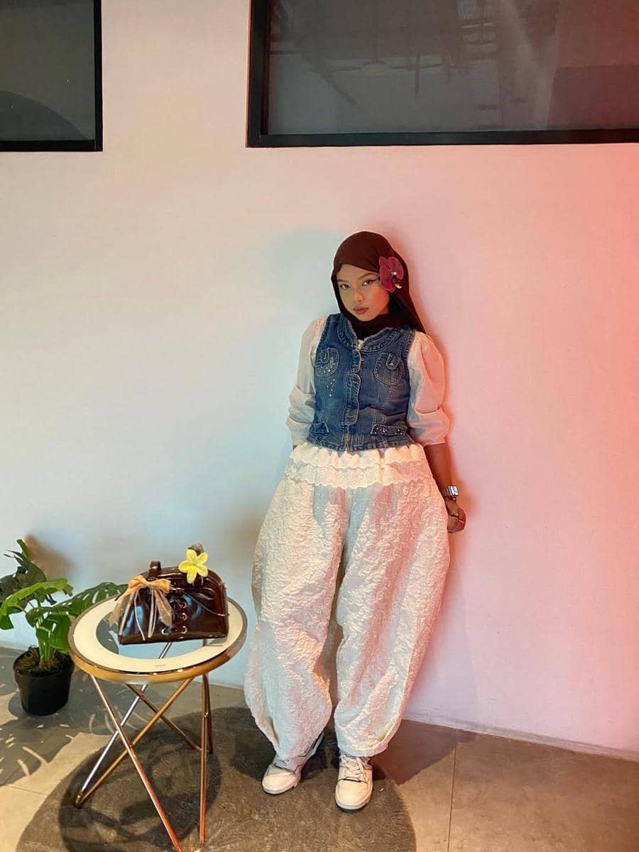 OOTD Pakai Sneakers ala Rifa Dahabiyyah