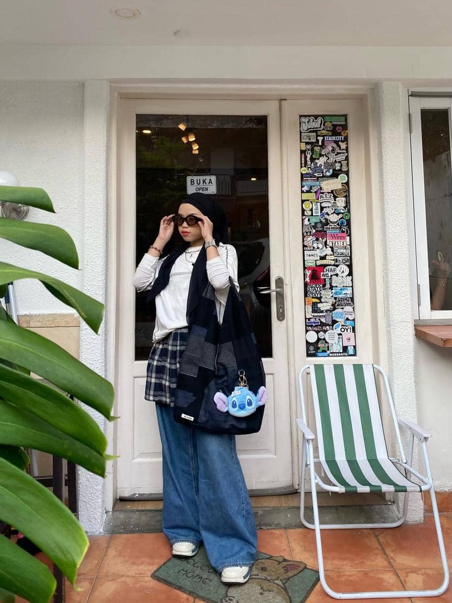 OOTD Pakai Sneakers ala Rifa Dahabiyyah