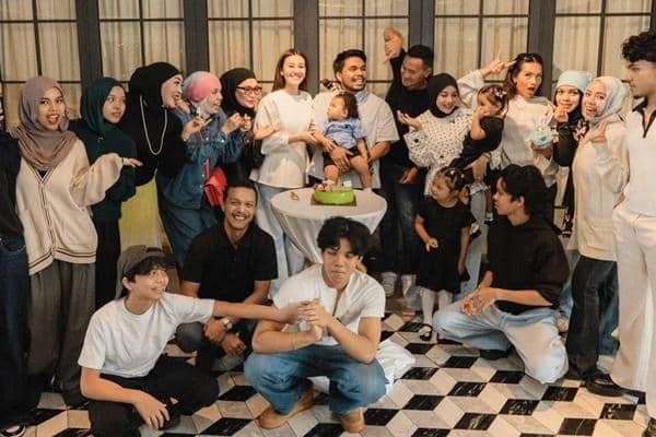 Perayaan Ultah Arash Anak Aaliyah Massaid dan Thariq bareng Keluarga