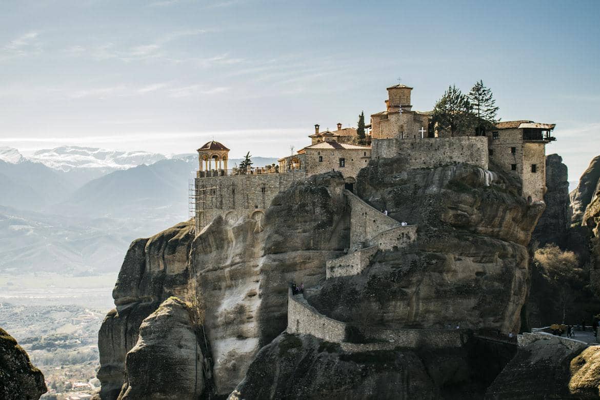 ilustrasi Biara Meteora