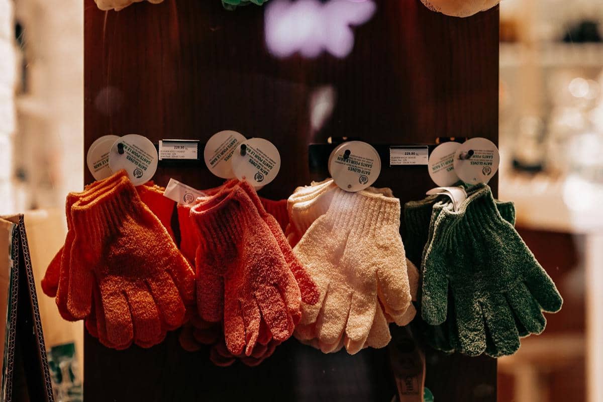Mengenal Bath Gloves dan Cara Memakainya dengan Benar, Catat!