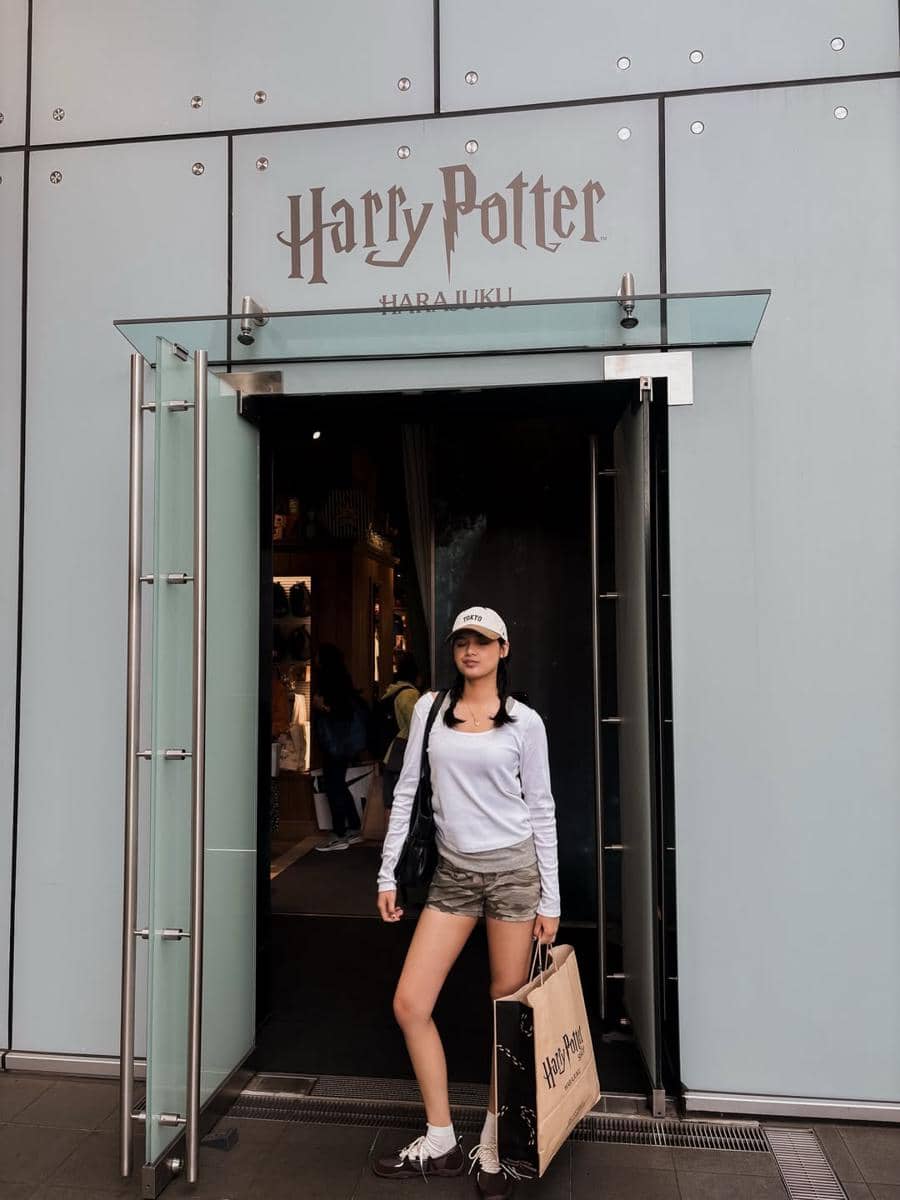 Callista Arum di Harry Potter Shop Harajuku.