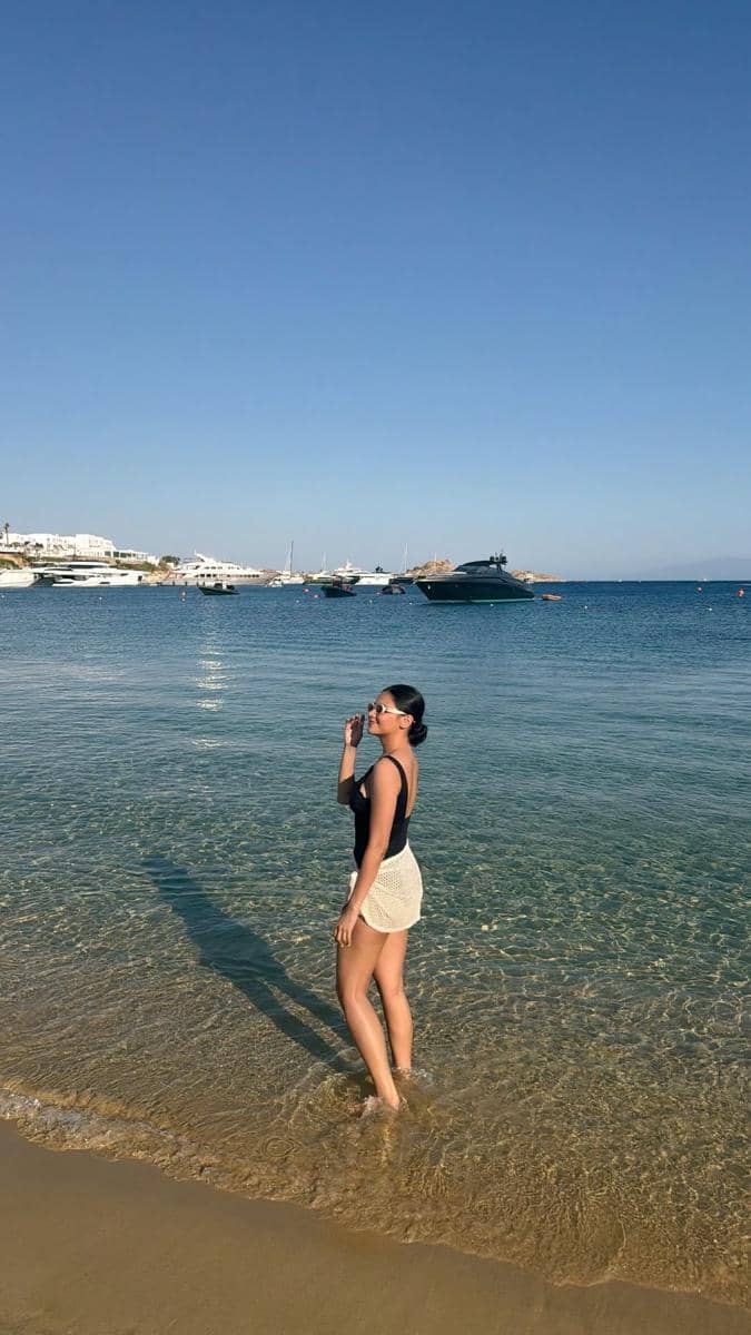 Yunita Siregar liburan di Pulau Mykonos