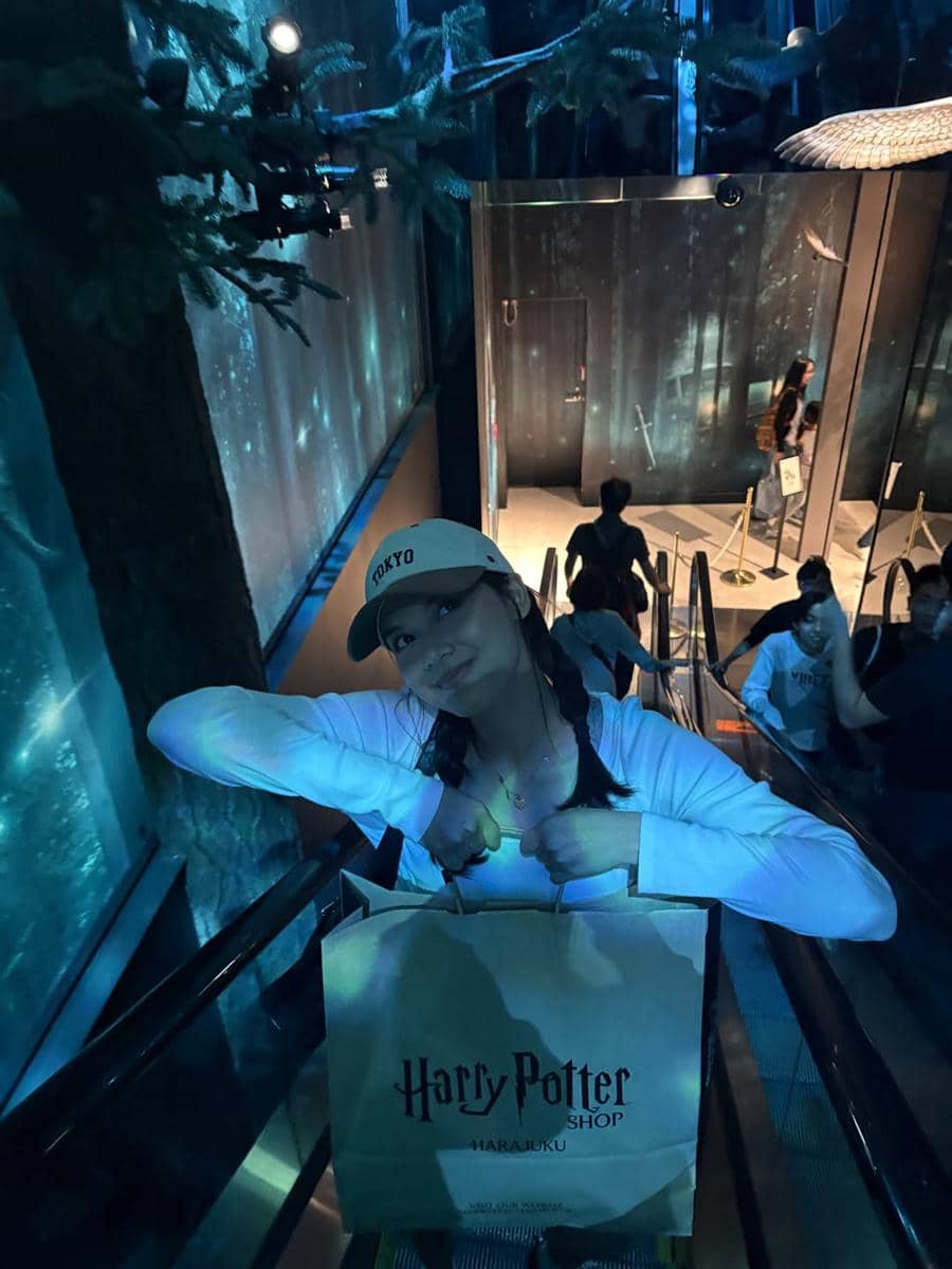 Callista Arum di Harry Potter Shop Harajuku.