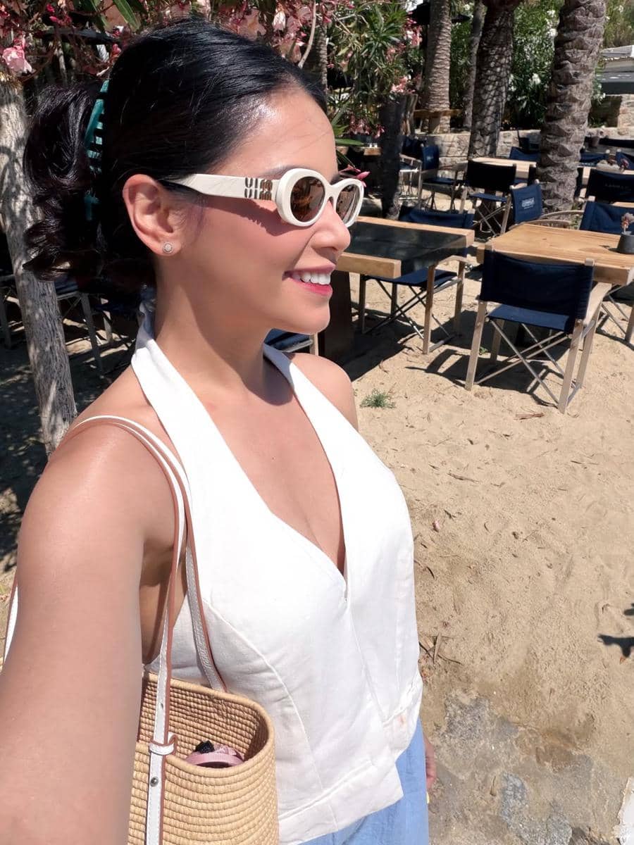 Yunita Siregar liburan di Pulau Mykonos