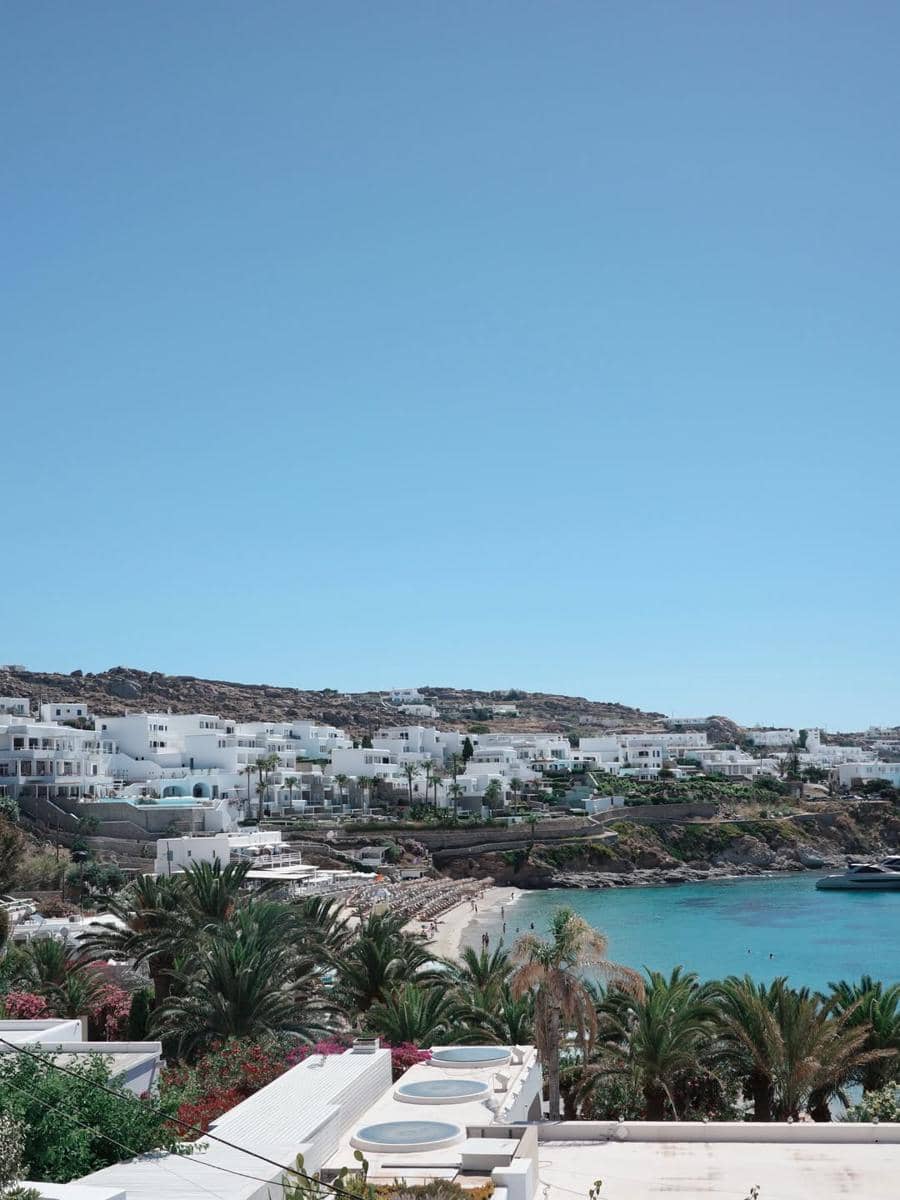 Yunita Siregar liburan di Pulau Mykonos