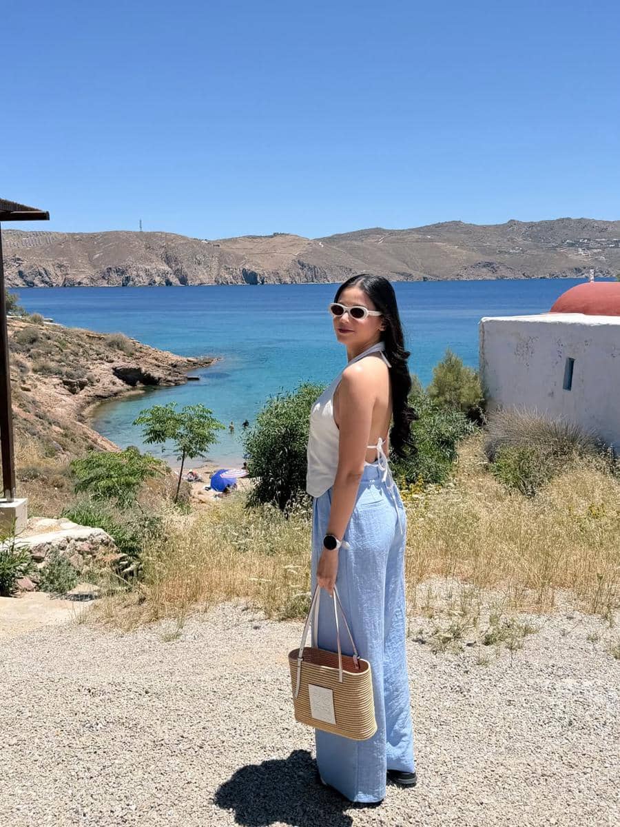Yunita Siregar liburan di Pulau Mykonos