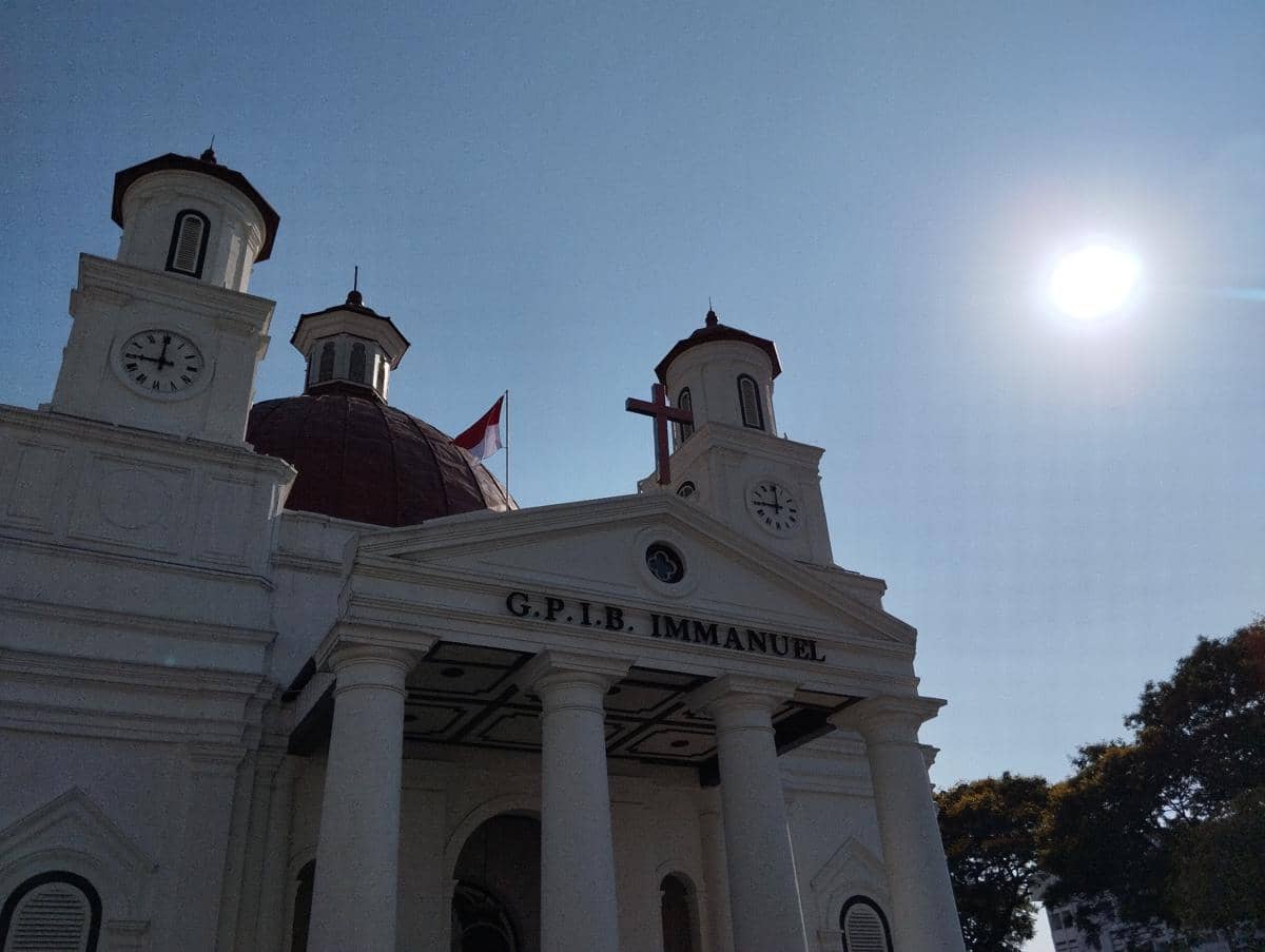 Cuaca Semarang Selasa Ini: Siang Terik Tembus 34 Derajat, Siap-siap Panas Menyengat