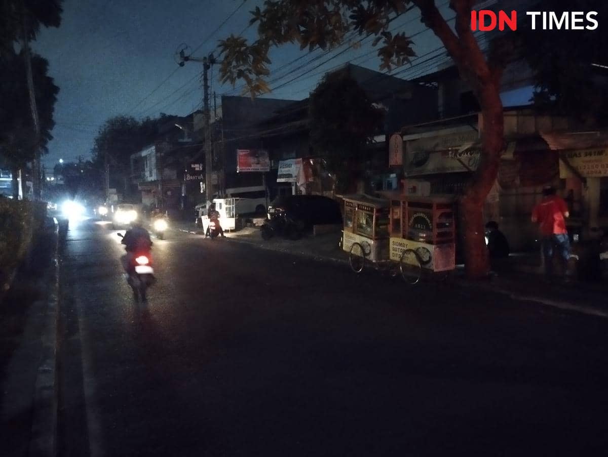 Blackout Jawa Tengah: Warga Semarang Gelap-gelapan, IESR Desak Investigasi PLN