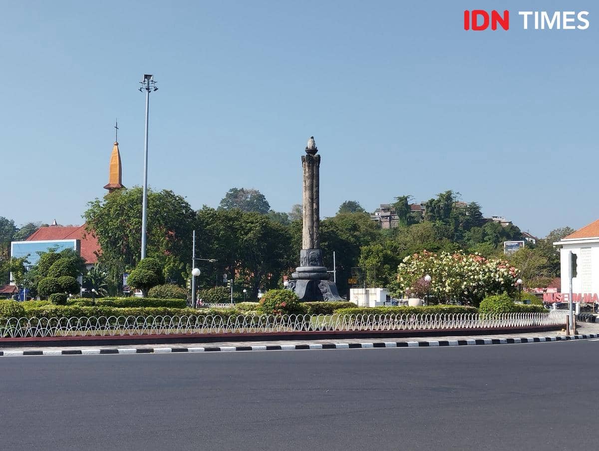 Cuaca panas di Kawasan Tugu Muda Semarang. (IDN Times/Dhana Kencana)