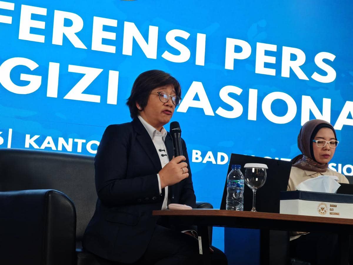 Wakil Kepala Badan Gizi Nasional (BGN), Agustina Arumsari dalam konferensi pers di kantor MBG, Jakarta, Kamis (18/6/2026). (IDN Times/Ilman
