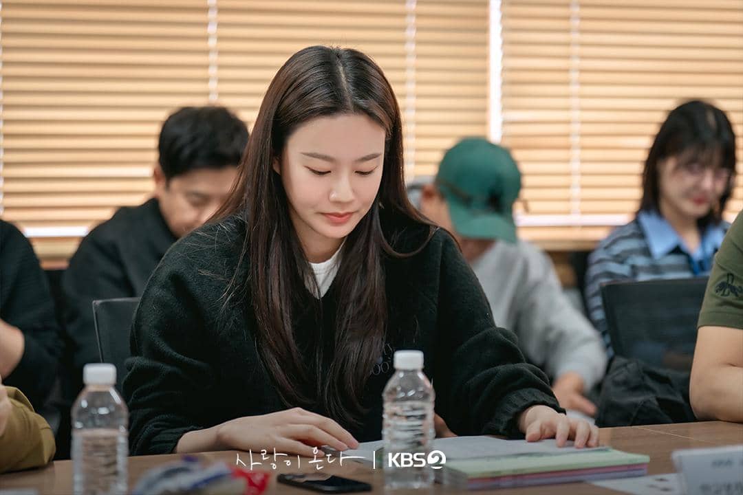 Park Yoo Na sebagai cast drama Love on the Menu