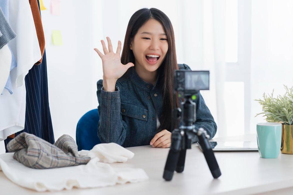 Mengenal Profesi Live Seller, Paling Banyak Dicari Tahun Ini!