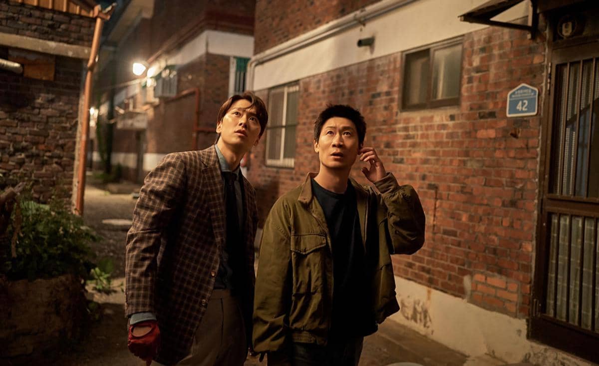 7 Pertanyaan Tidak Terjawab di Ending Film Husbands in Action