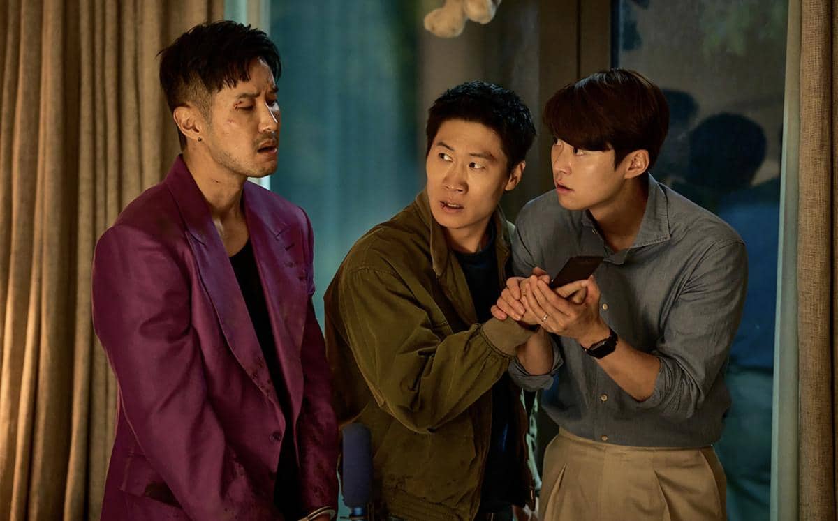 8 Plot Twist Tidak Terduga di Film Netflix Husbands in Action