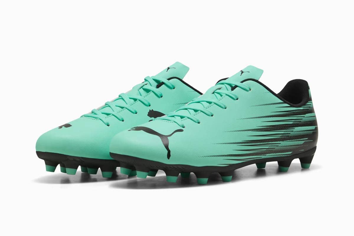 foto sepatu bola Puma original