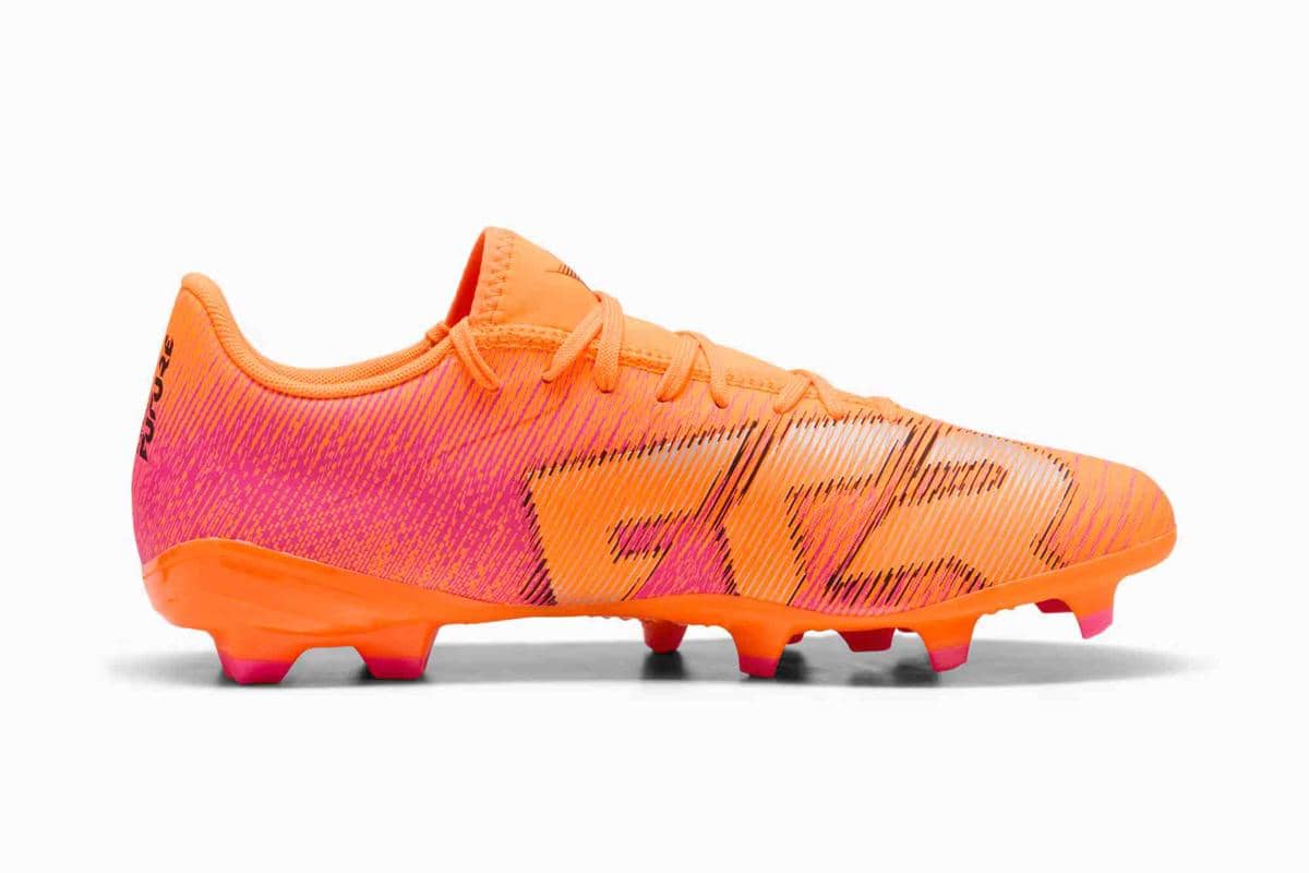 foto sepatu bola Puma original