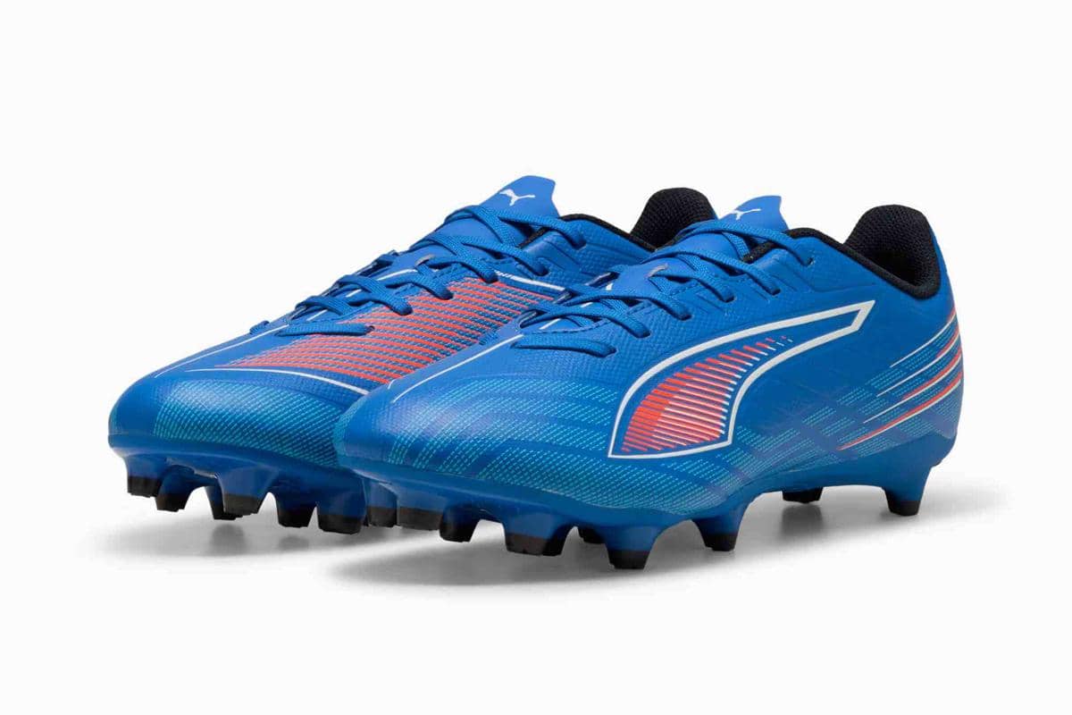 foto sepatu bola Puma original