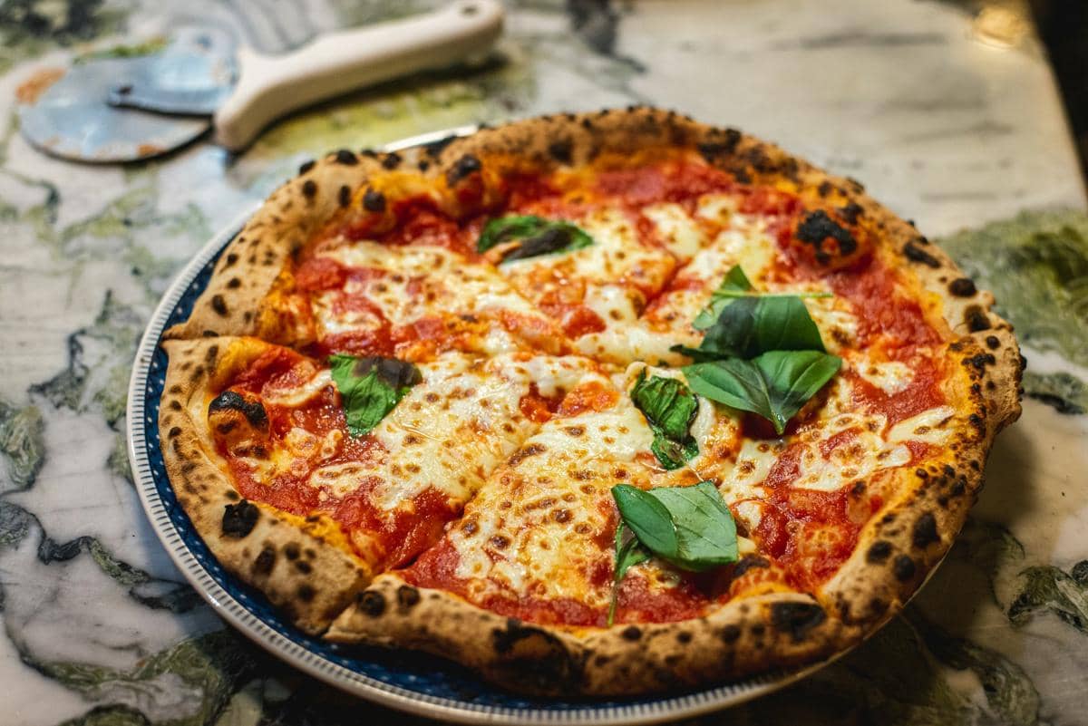 Resep Pizza Neapolitan, Adonan Tipis dengan Pinggiran Mengembang