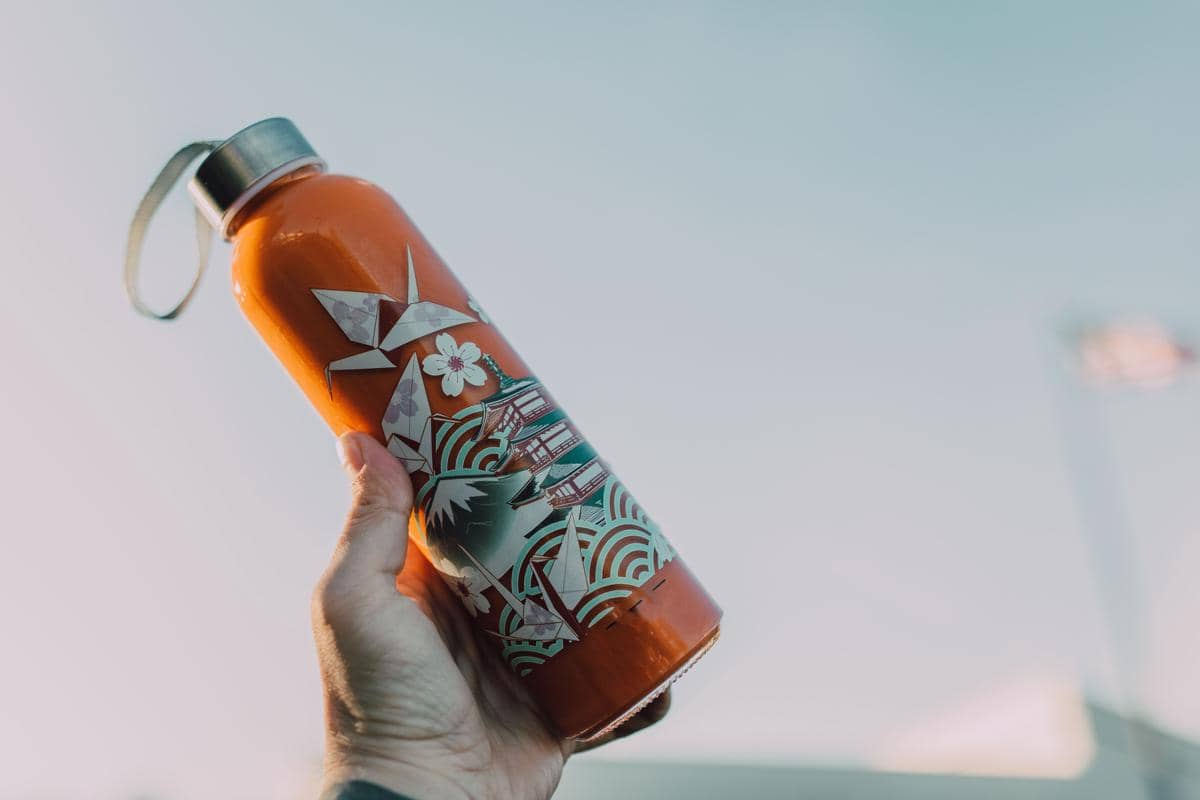 ilustrasi thai tea literan