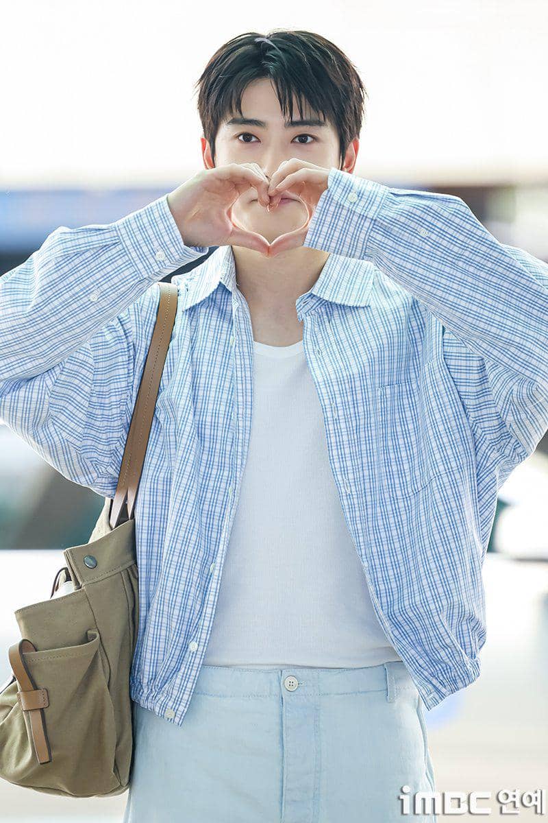 potret Jaehyun NCT berangkat ke Jakarta