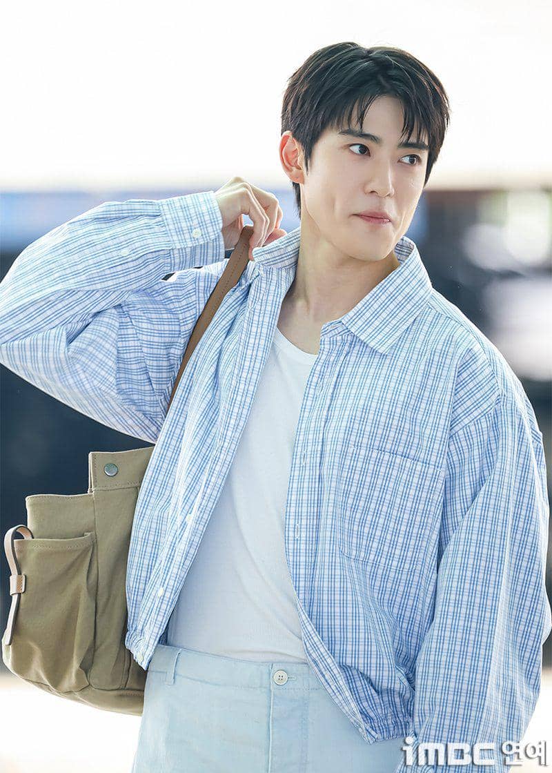 potret Jaehyun NCT berangkat ke Jakarta