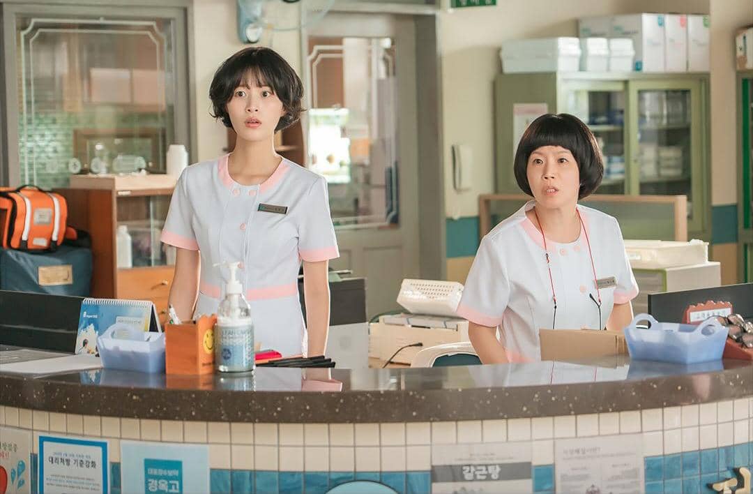 7 Suasana Toksik Puskesmas Pyeondong Do di Doctor On The Edge