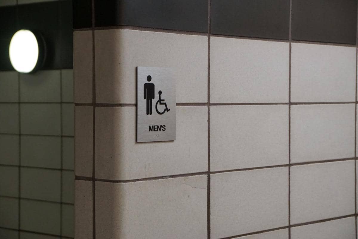 ilustrasi toilet disabilitas