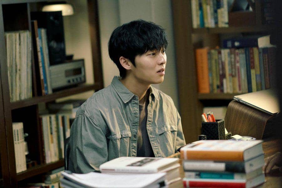 Still cut Notes from The Last Row