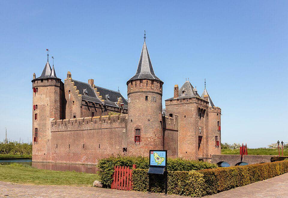 Kastil Muiden di Belanda