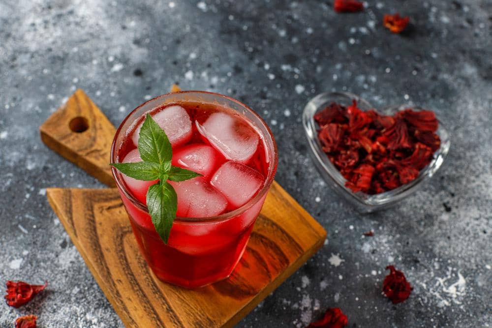 ilustrasi roselle red dates cold brew