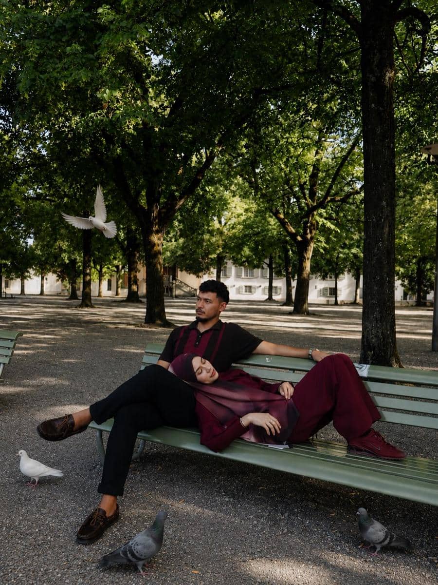 Emy Aghnia dan suami Jalan-jalan di Zurich