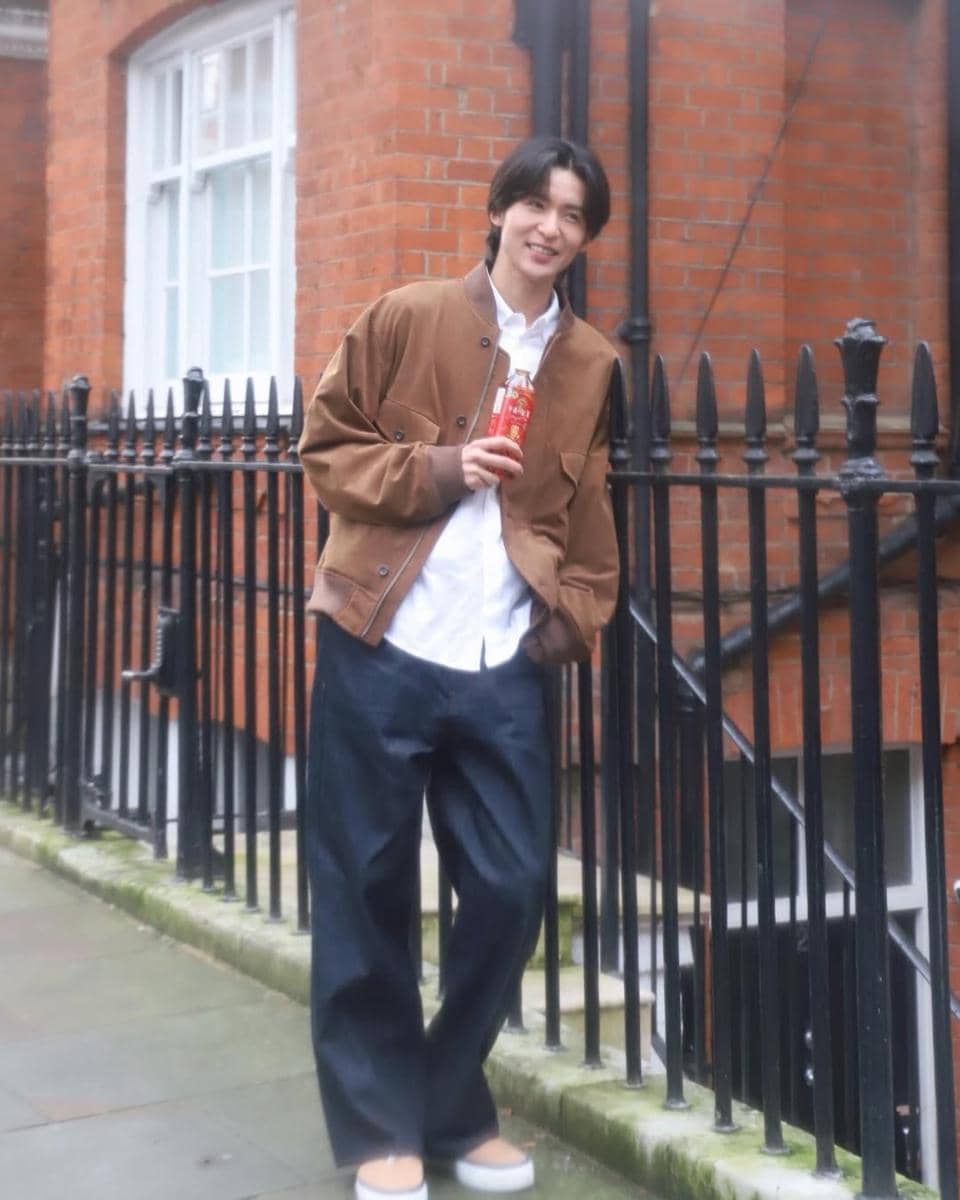OOTD kemeja putih dan jaket