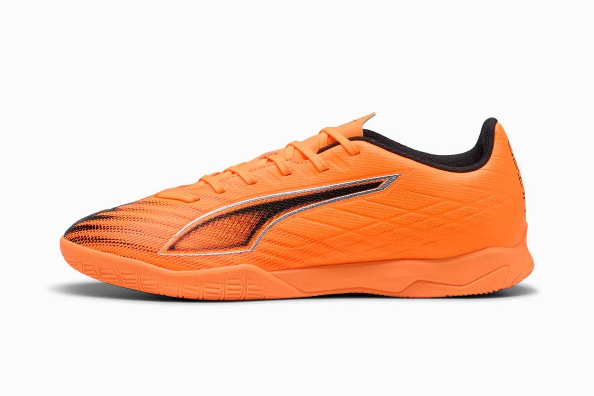 foto sepatu bola Puma original