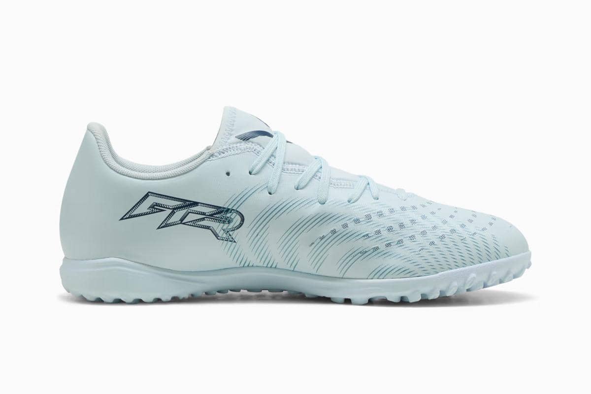 foto sepatu bola Puma original
