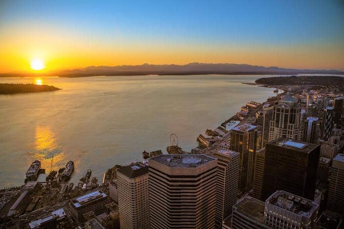pemandangan dari Sky View Observatory