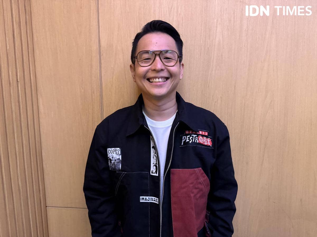 Ernest Prakasa di perilisan teaser poster Operasi Pesta Copet 