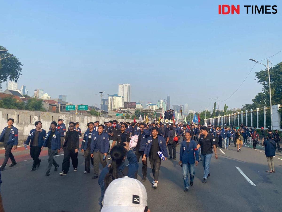 Mahasiswa Trisakti tiba di DPR RI. (IDN Times/Irfan Fathurohman)
