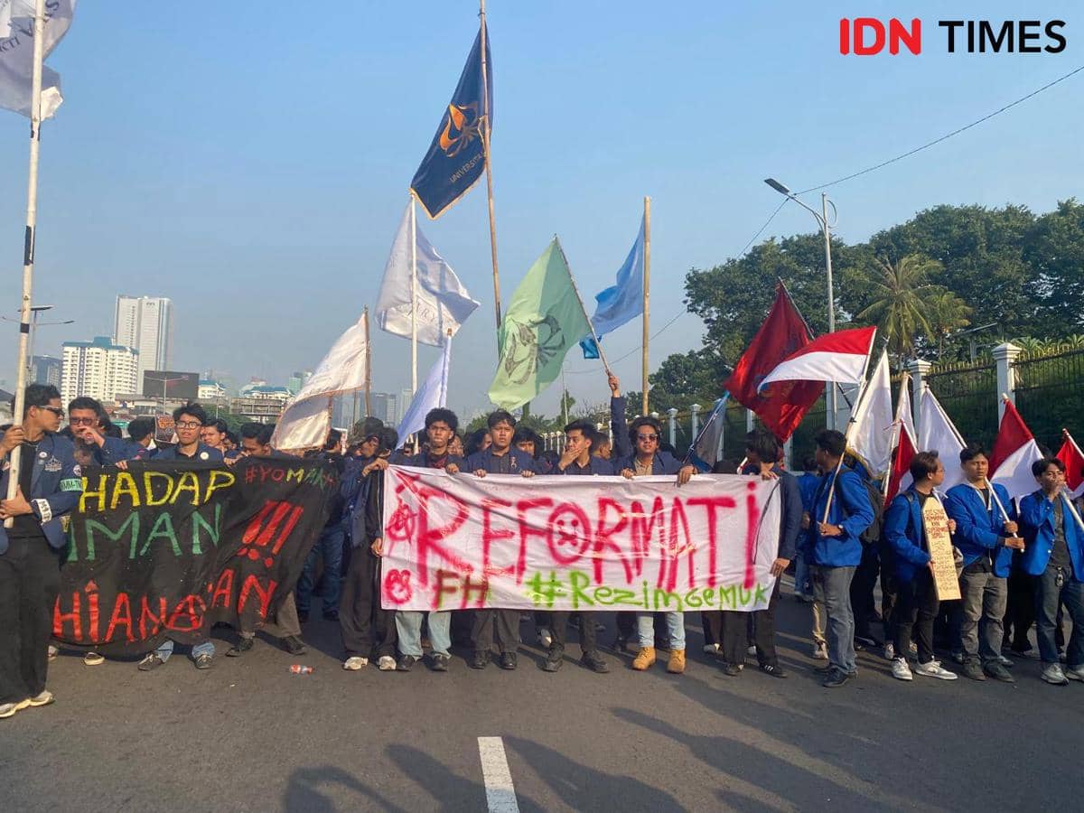 Mahasiswa Trisakti Geruduk DPR Bawa Tritura Baru: Desak Evaluasi Total