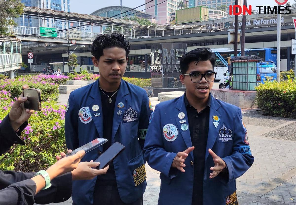 700 Mahasiswa Trisakti Demo Geruduk DPR Bawa Tiga Tuntutan Rakyat